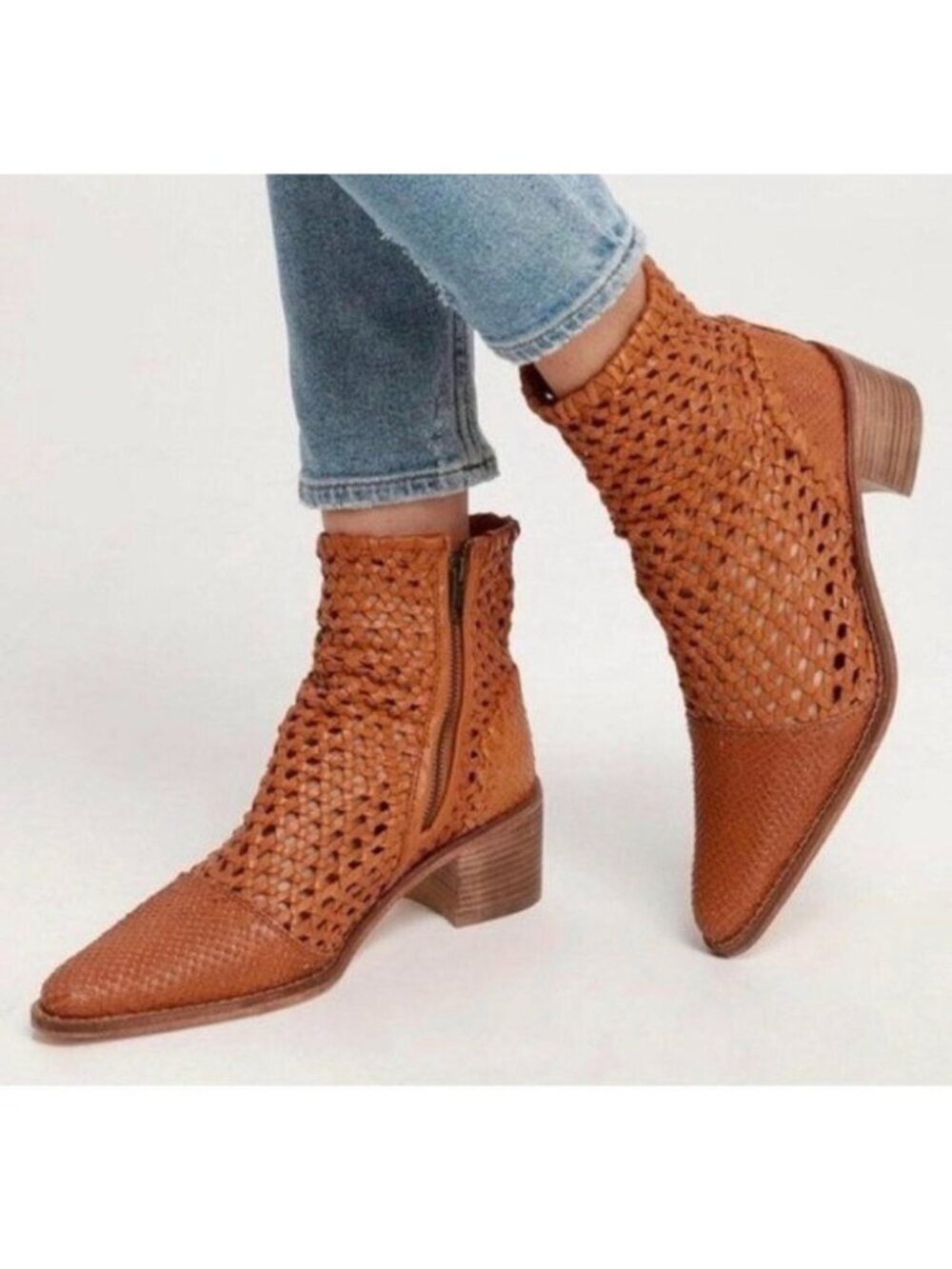 Free People Womens "In the Loop" woven leather ankle boots taupe size 40